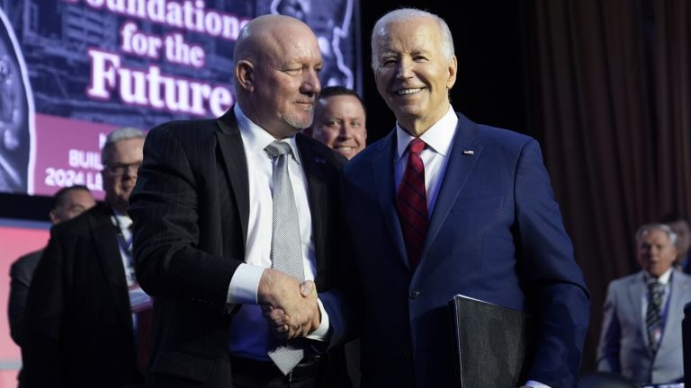 Biden gets support from building trades workers in new union endorsement