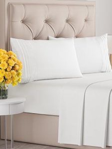 Queen Size 4 Piece Sheet Set – Comfy Breathable & Cooling Sheets – Hotel Luxury Bed Sheets for Women & Men – Deep Pockets, Easy-Fit, Extra Soft & Wrinkle Free Sheets – White Oeko-Tex Bed Sheet Set
