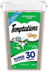 Temptations Classic Crunchy and Soft Cat Treats Seafood Medley Flavor, 30 oz. Tub