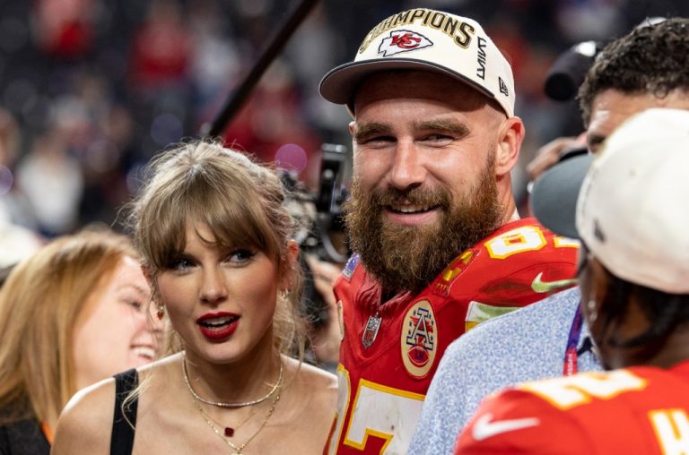 Teammate says Taylor Swift made Travis Kelce blush at his first NFL game