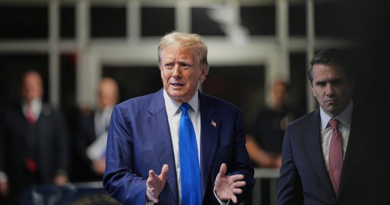 Trump campaign tries to attract donors in Florida by criticizing Biden administration.