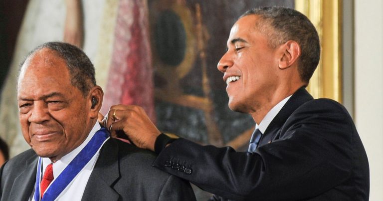 Joe Biden and Barack Obama pay tribute to Willie Mays.