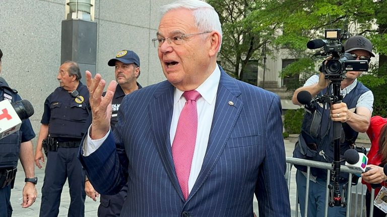 New Jersey businessman admits offering bribes to Senator Menendez