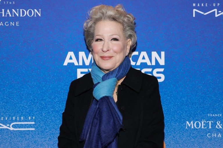 Bette Midler dresses up as Taylor Swift to support single women with cats