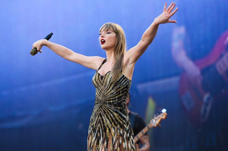 Taylor Swift’s fans believe she subtly supported Kamala Harris.