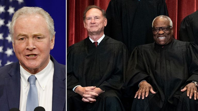 Top Democrat plans to link Supreme Court funding to enforceable ethics code after controversies involving Thomas and Alito.