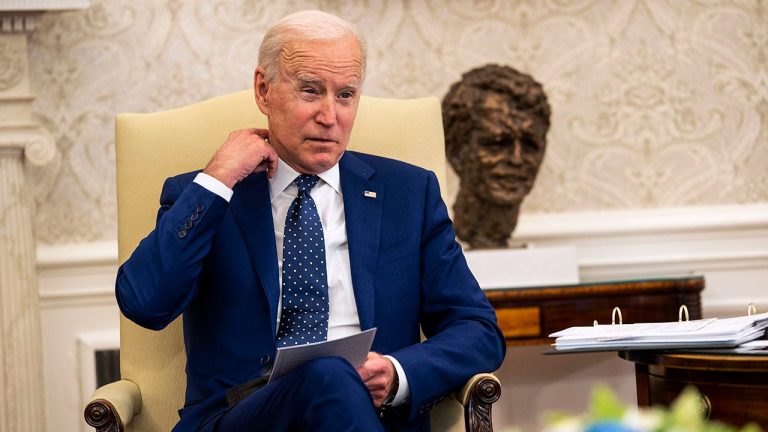 Top Democrats on House committees urge Biden to resign