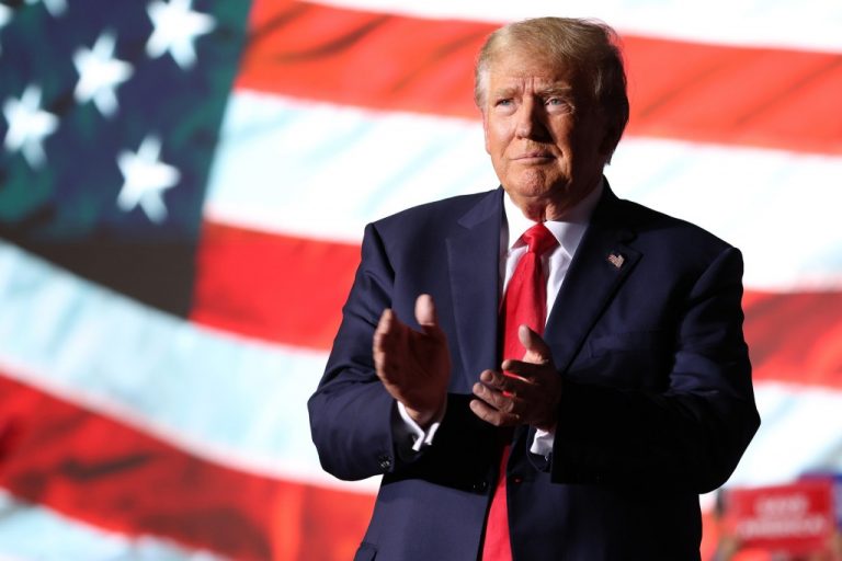 Former President Trump holds rally in Glendale, AZ – Watch Live Video