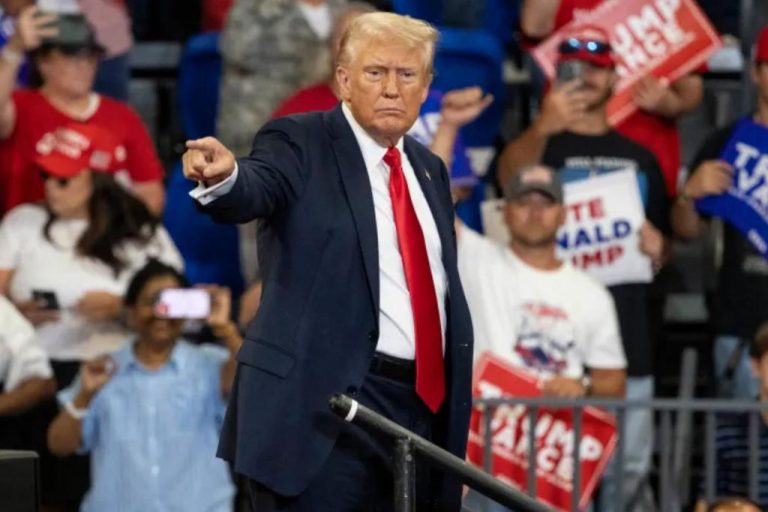 Texas woman accused of making threats against Trump, according to DC police